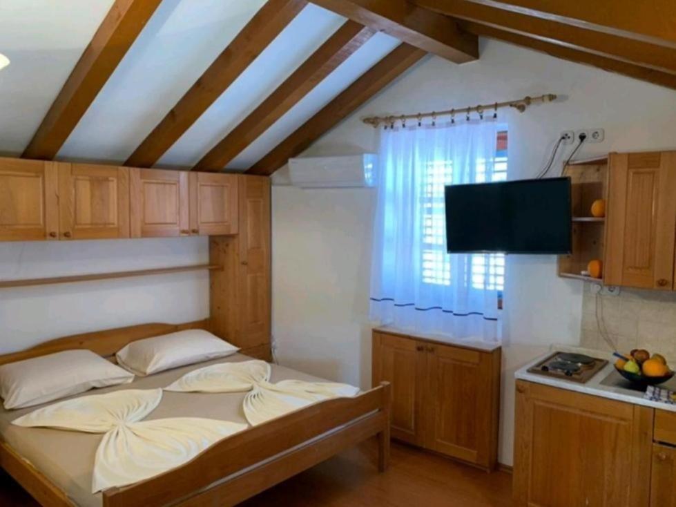 Lovely Studio Apartments Mali Raj Vrsar Eksteriør bilde